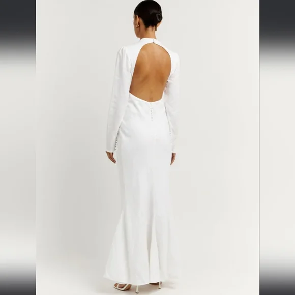 Dissh Elegant Linen White Long Sleeve Maxi Dress